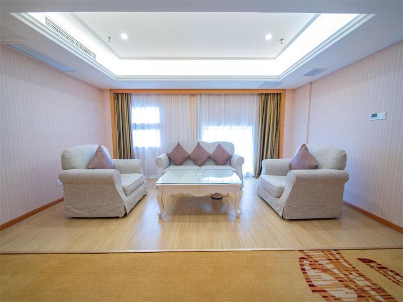 Vienna Hotel Guangzhou Baiyun Dongping Middle Road Экстерьер фото