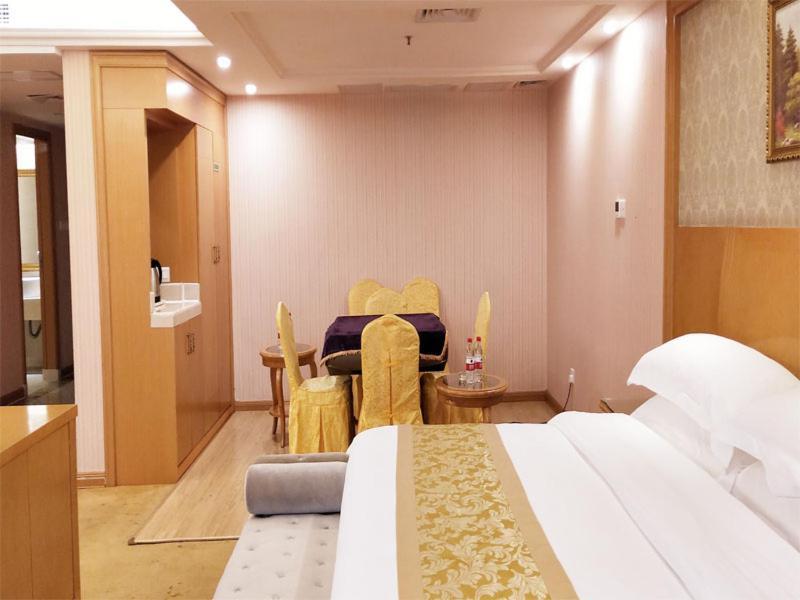 Vienna Hotel Guangzhou Baiyun Dongping Middle Road Экстерьер фото